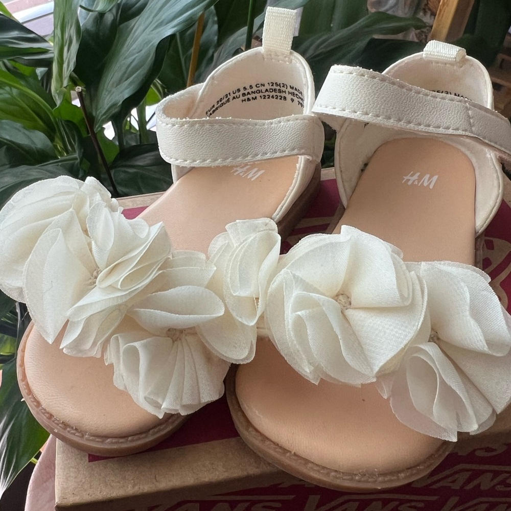 Toddler Sandals 5.5c